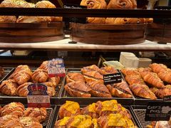 -VERIE BAKEHOUSE