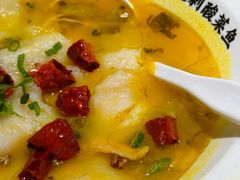 -渝是乎酸菜鱼(龙旗购物中心店)