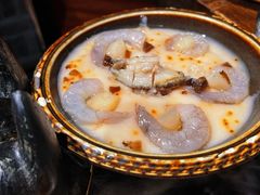 -老牌坊云南鱼豆花火锅(哈西万达店)