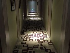 -西安大雁塔科技大学地铁站亚朵酒店