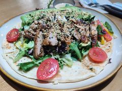 照烧鸡肉配牛油果拉法沙拉-HELLO 27 意面·沙拉·帕尼尼