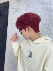 -一家只做男发烫染的店