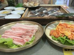 -围炉肉舍•炭烤活鳗•丹东海鲜烤肉(步行街店)