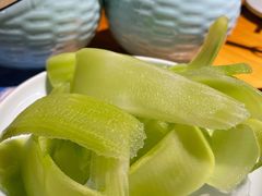 青笋片-洪氏嗨捞·广东猪肚鸡·椰子鸡火锅(西咸万象城店)