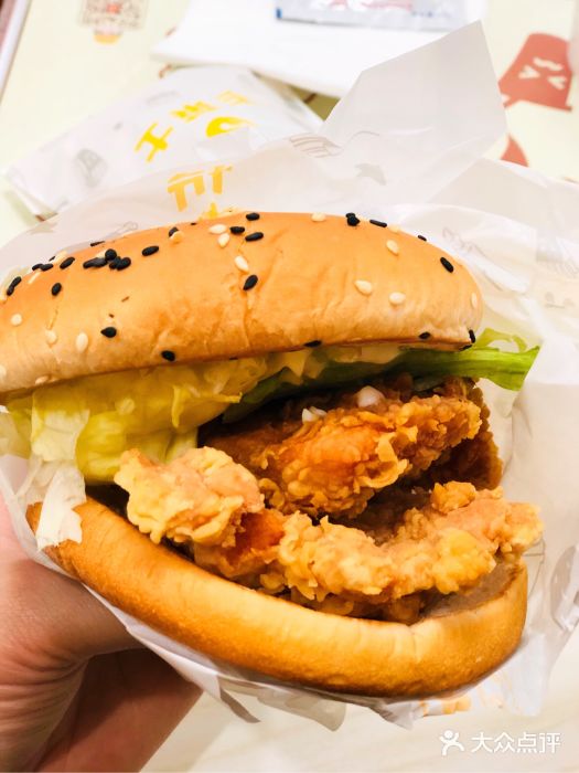 华莱士·全鸡汉堡(芙蓉店)香辣双鸡堡图片