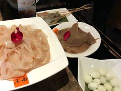 -佬土鹅肠火锅(中建大观店)