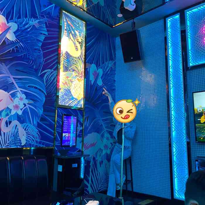 唛歌ktv(滨江天街店)-"店名:麦歌ktv 地址:滨江龙湖天街6楼.