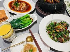 石锅杭椒牛蛙-桂满陇·手作小笼包&江南叫花鸡(中山公园店)