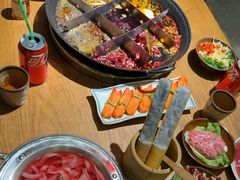 -卤校长重庆火锅(银泰城店)