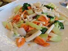 黄油炒时令蔬菜-莫斯科餐厅