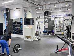 -汗水空间私教健身连锁(SM广场店)