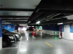 -中庚漫游城停车场