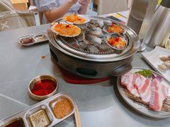 -围炉肉舍•炭烤活鳗•丹东海鲜烤肉(步行街店)