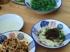 -杨伯英传统杂酱面