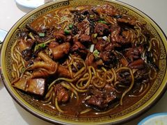 -老码头黑皮肘子锅包肉(赣水路店)