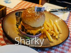 -鲨鱼美式餐厅酒吧Sharky