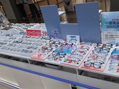 -美式眼镜·授权蔡司.依视路.尼康.豪雅.明月(南翔印象城店)