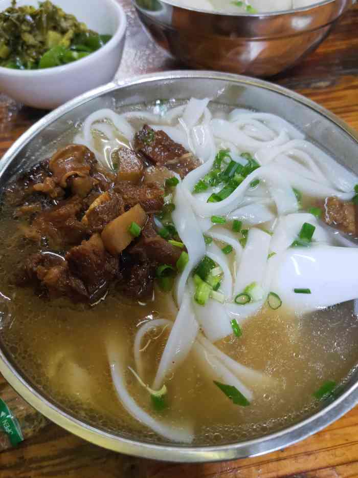 老字号河源猪脚粉-"[薄荷]环境:苍蝇馆,卫生不能指望.