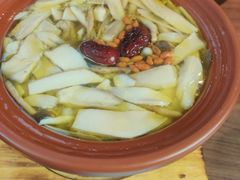 -有红鸡毛店·川菜(建设路店)