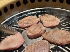 -炼火烤肉店