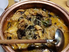 小鸡炖蘑菇-关东小磨东北菜(上海长风大悦城店)