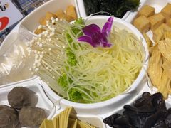 -鸡遇虾煲干锅火锅(小寨金莎店)