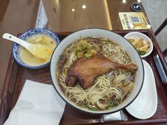 苏式面-百年老字号·观振兴蟹黄面·三虾面·苏式面(观前街富仁坊巷店)