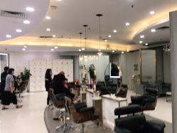 点击看大图 -八佰伴8008星级形象店