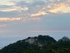 -黄山光明顶山庄