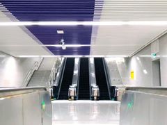 -红土地(地铁站)