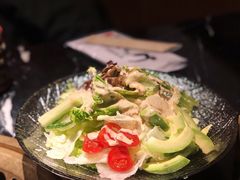 牛油果沙拉-山川小町·极番烧肉(新地假日广场店)