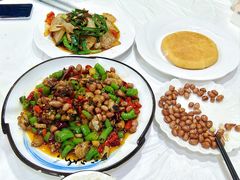 -乡土特色.冷锅鱼.牦牛肉汤锅