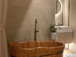 -苑苑vbeauty科技美容SPA