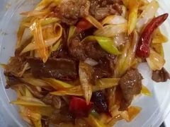 葱爆牛肉盖浇饭-清真兰州拉面(九龙湖店)