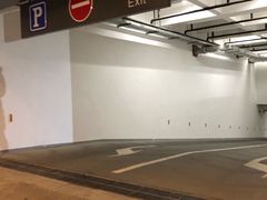 -中庚漫游城停车场