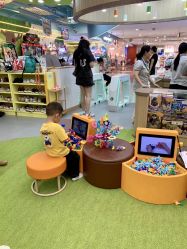 -莫莉幻想儿童乐园(深圳南山欢乐颂店)