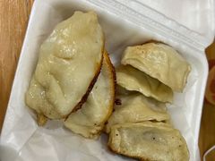 -黄阿姨锅贴大王(万航渡路店)