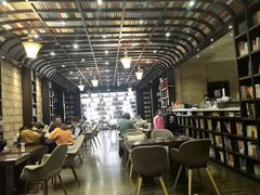 -钟书阁(松江泰晤士小镇店)