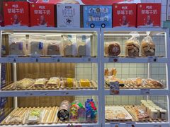 面包甜点陈列柜-一鸣真鲜奶吧(巴黎都市奶吧店)