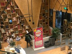 -新华里咖啡书吧(新华书店小寨店)