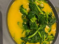 豌豆黄浸豌豆尖-半山腰·云南菜(侨福芳草地店)