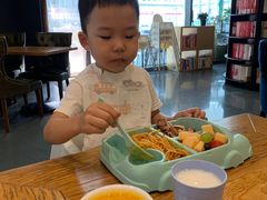 -汽车博物馆主题餐厅