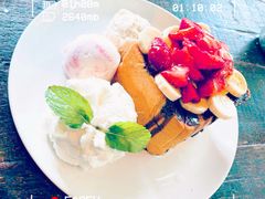 -莓园冰淇淋店