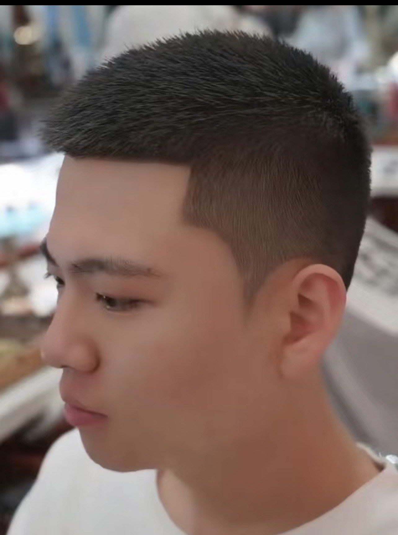 标准但想挑战下短发的兄弟们,两侧可根据自身风格来调整长度#今日发型