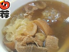 滋润冰糖雪耳炖木瓜-清心鸡沙田乳鸽店·非遗传承(石溪店)