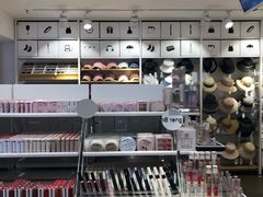 -名创优品(北京新中关购物中心地铁层店)