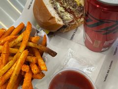 -TRIPS BURGER(大钟寺店)