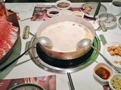 -洪氏嗨捞·广东猪肚鸡·椰子鸡火锅(西咸万象城店)