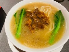 广式牛腩汤面-采蝶轩