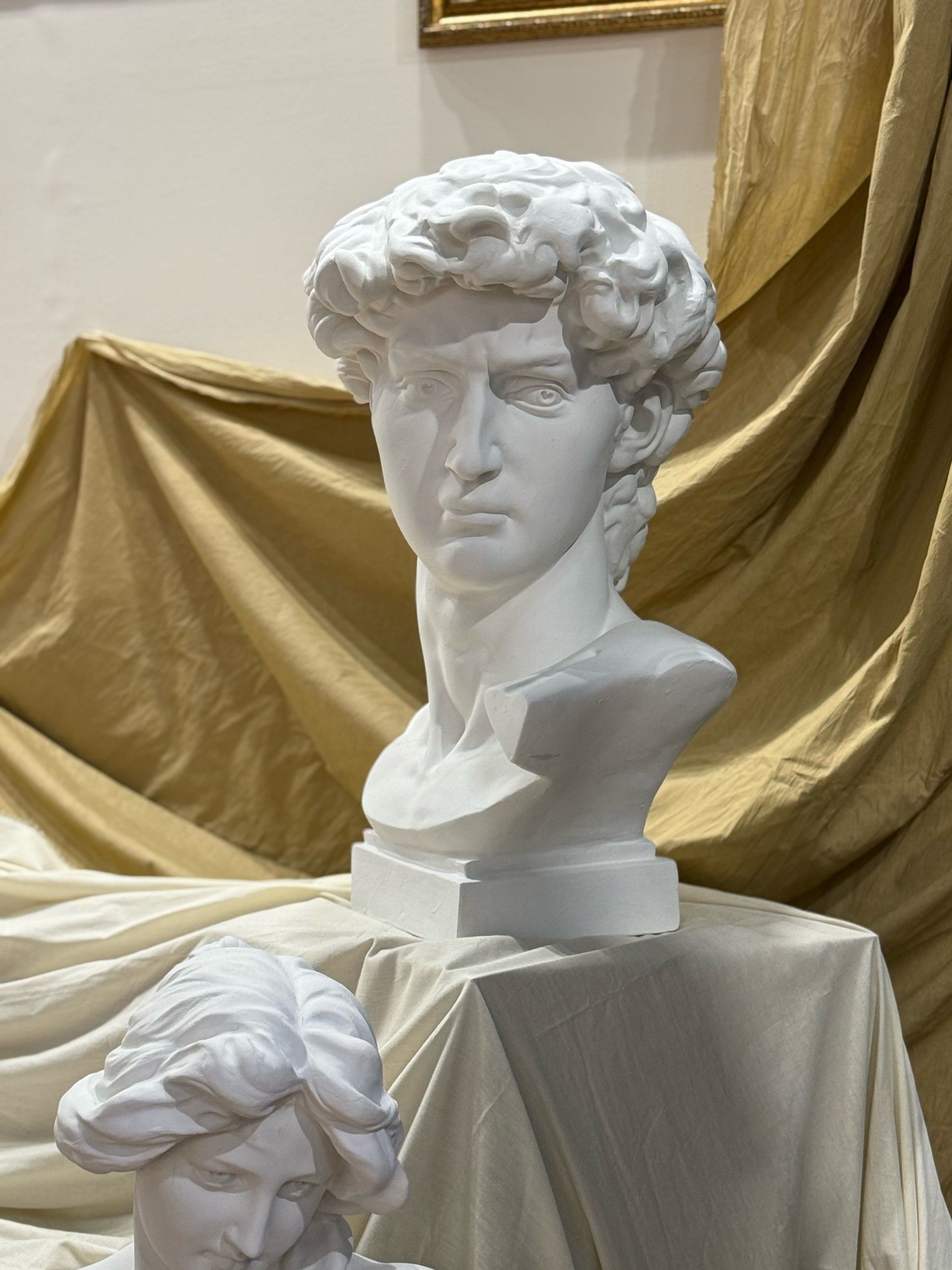 素描人必画的大卫像